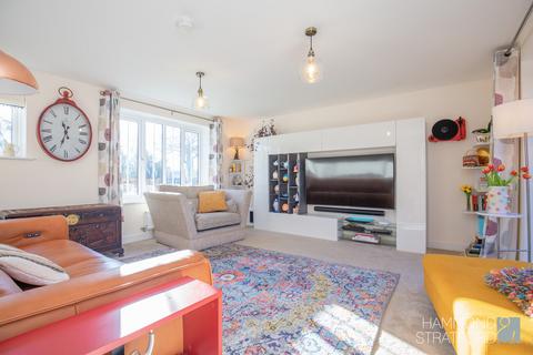 19 Bartram Close, Hethersett, Norwich, NR9 3FX
