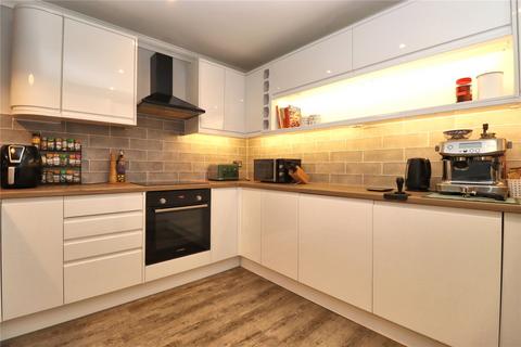 2 bedroom flat for sale, Heathside Crescent, Surrey GU22