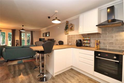 2 bedroom flat for sale, Heathside Crescent, Surrey GU22