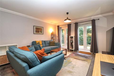 2 bedroom flat for sale, Heathside Crescent, Surrey GU22