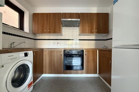 2 bedroom apartment to rent, Portland Road, South Norwood