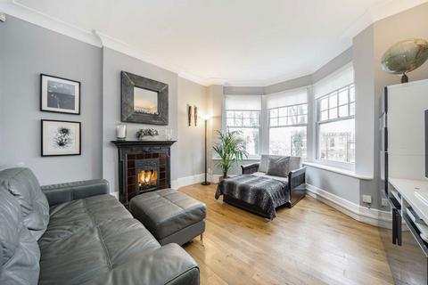 3 bedroom flat for sale, Mount Nod Road, London SW16