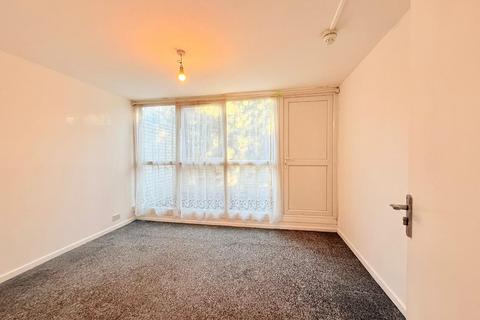 5 bedroom terraced house to rent, Sanctuary Cl, Uxbridge UB9