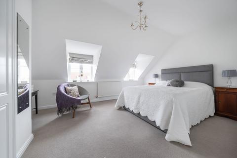136 Freestone Way, Corsham, SN13 9FP