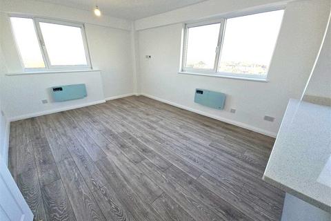 2 bedroom apartment for sale, St Clements Court East, Leigh on sea, Leigh on sea,