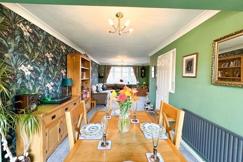 81 Ancaster Avenue, Grimsby, DN33 3LP
