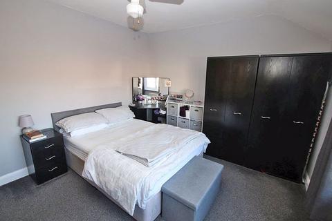 64 Grove Crescent, Grimsby, DN32 8JU