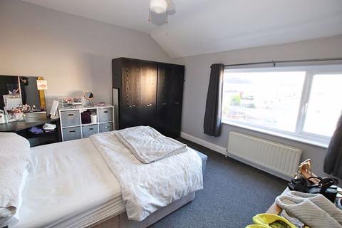 64 Grove Crescent, Grimsby, DN32 8JU