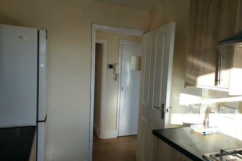 2 bedroom apartment to rent, Nicola Close Harrow