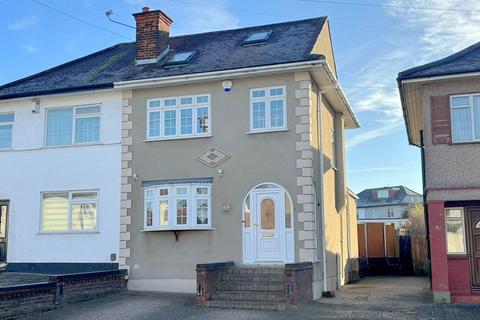 4 bedroom semi-detached house for sale, Dominion Drive, Romford RM5