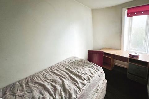 8 Back Bradshaw Brow, Bolton, BL2 3DJ
