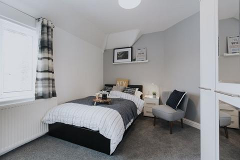 undefined, EN-SUITE ROOM TO SUIT PROFESSIONALS