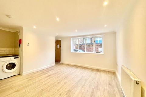 1 bedroom apartment to rent, Fisher Court, SE14