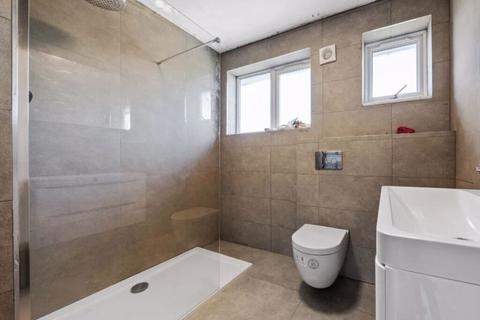 3 bedroom terraced house to rent, Windermere Avenue, London SW19