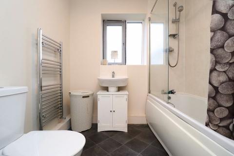 7b Westbury Road, Tuffley, Gloucester, GL4 0LZ
