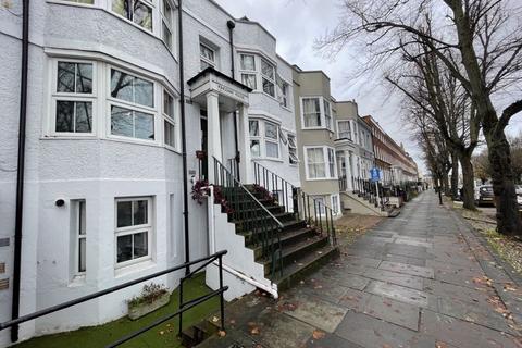 1 bedroom flat to rent, New Road, Chatham