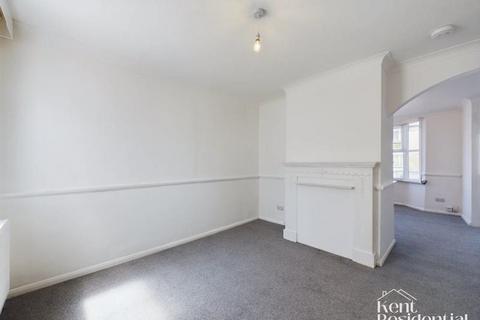 3 bedroom terraced house to rent, Trafalgar Street, Gillingham