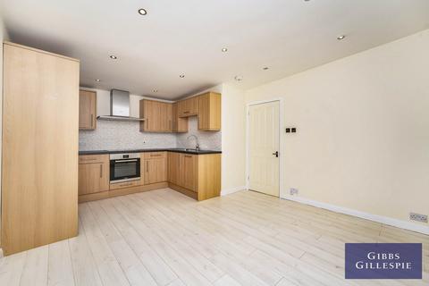 2 bedroom flat to rent, Wyndham Court