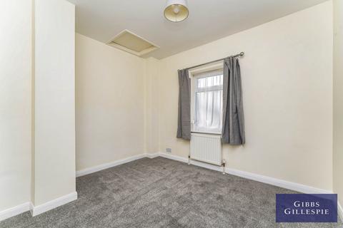 2 bedroom flat to rent, Wyndham Court