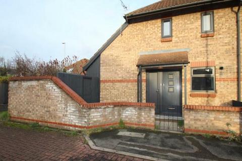 1 bedroom semi-detached house to rent, Callander Close, CB4