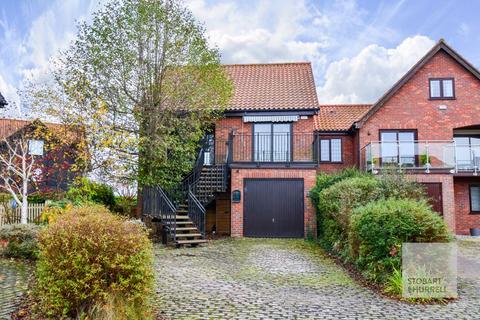 4 bedroom link detached house for sale, Ferry Cott Lane, Norwich NR12