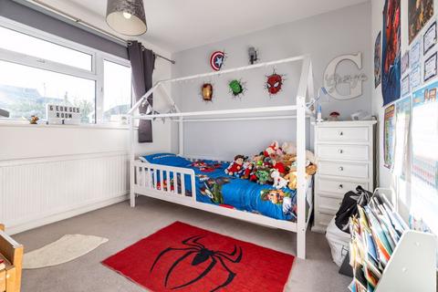 5 Hunter Drive, Bletchley, Milton Keynes, MK2 3LP