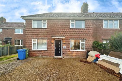 3 bedroom semi-detached house to rent, Bower Close, Norwich