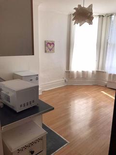 Studio to rent, Modern Studio in Willesden Green