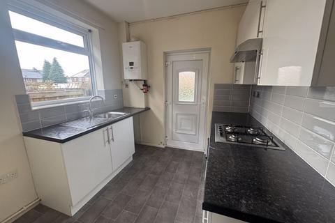 3 bedroom semi-detached house to rent, Devoke Grove, Farnworth