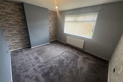 3 bedroom semi-detached house to rent, Devoke Grove, Farnworth