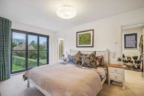 17 School Close, High Wycombe, HP11 1PH