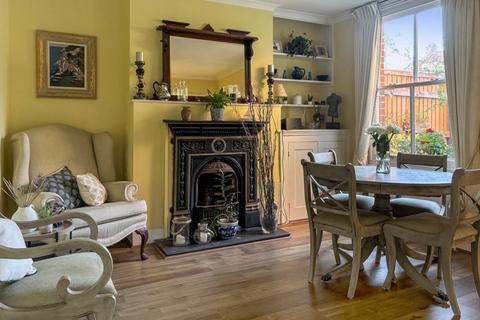 64 Chobham Road, Ascot, SL5 0HG