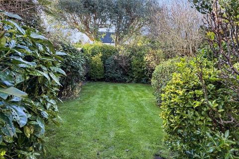 64 Chobham Road, Ascot, SL5 0HG