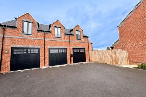 5 bedroom detached house to rent, Robotham Drive, Clophill