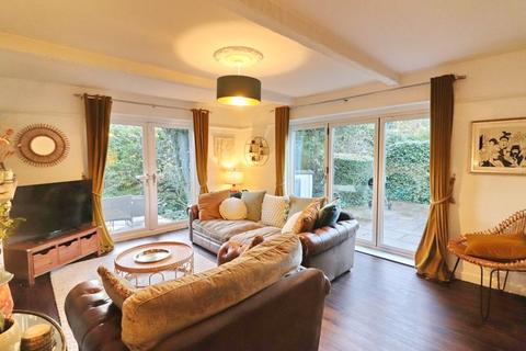 4 bedroom semi-detached house for sale, Folly Lane, Manchester M27