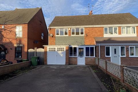 3 bedroom semi-detached house to rent, Brook Street, Stourbridge DY8