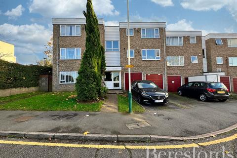 Flat 12, Scott House Benjamin Close, Hornchurch, RM11 1DA