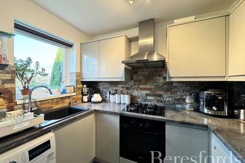 Flat 12, Scott House Benjamin Close, Hornchurch, RM11 1DA