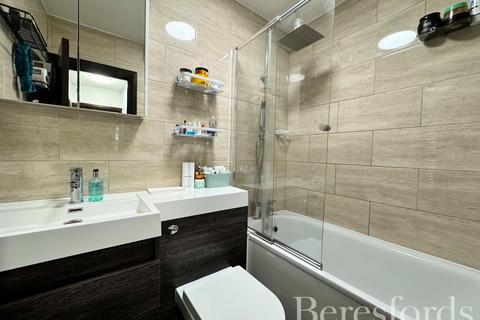 Flat 12, Scott House Benjamin Close, Hornchurch, RM11 1DA