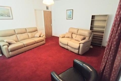 3 bedroom flat to rent, Urquhart Road, Aberdeen, AB24