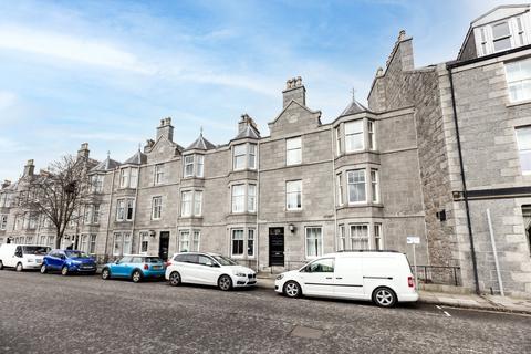 Whitehall Place, Aberdeen, AB25