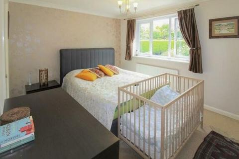 4 bedroom detached house to rent, Willwell Drive, West Bridgford, Nottingham, Nottinghamshire, NG2