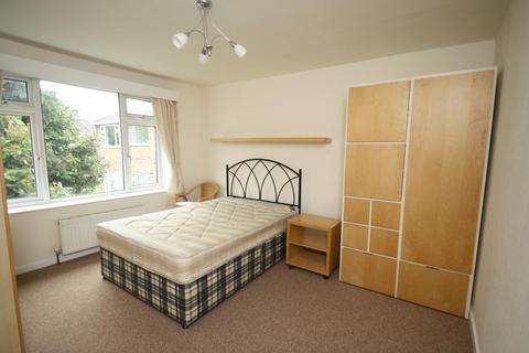 1 bedroom flat to rent, Whinbrook Court, Leeds, West Yorkshire, UK, LS17