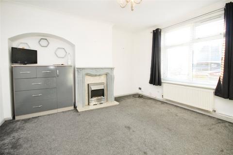 3 bedroom terraced house to rent, Hunters Square, Dagenham, RM10