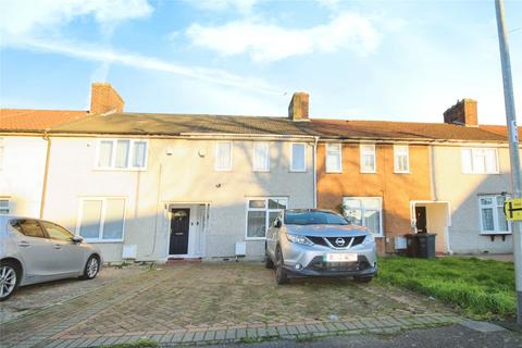 3 bedroom terraced house to rent, Hunters Square, Dagenham, RM10