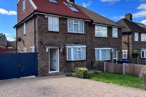 4 bedroom semi-detached house to rent, Fordham Road, New Barnet, New Barnet