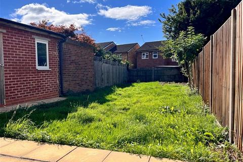 4 bedroom semi-detached house to rent, Fordham Road, New Barnet, New Barnet