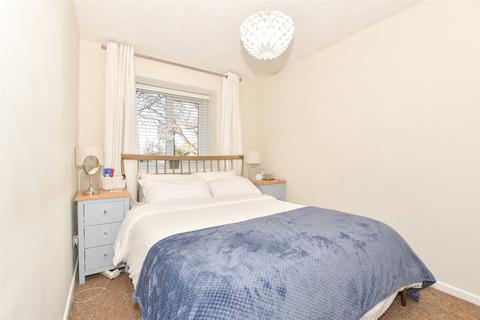 1 Bramley Walk, Horley, RH6 9GB