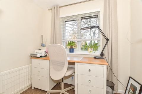 1 Bramley Walk, Horley, RH6 9GB