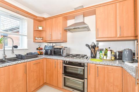 1 Bramley Walk, Horley, RH6 9GB